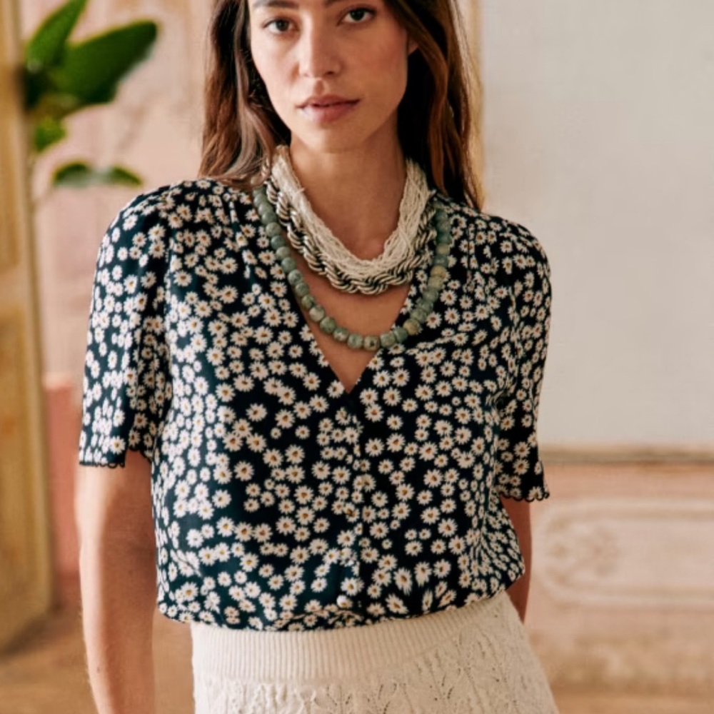 Indira Shirt in “daisies”